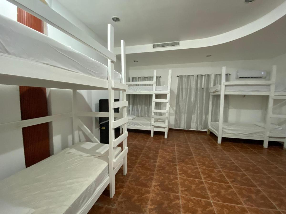 Beach Dorms San Juan Eksteriør billede