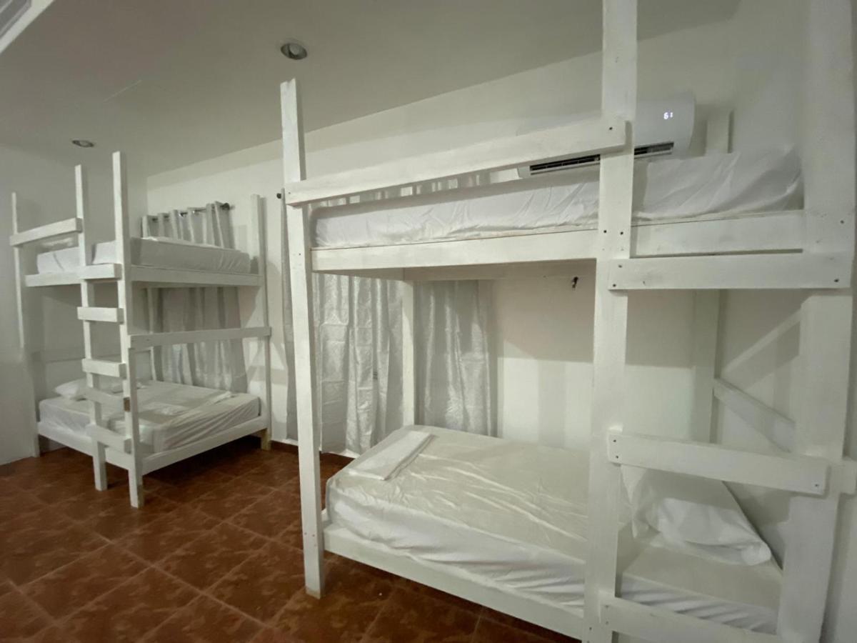 Beach Dorms San Juan Eksteriør billede